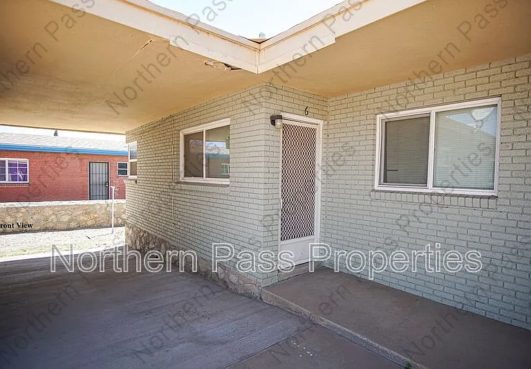 1317 Saint Johns Dr #6 — Photo 2