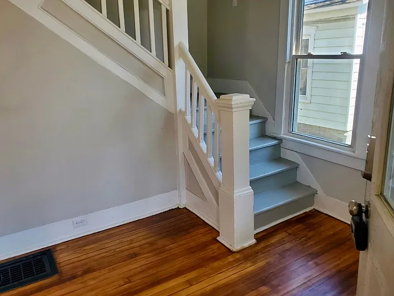 40 Clinton Ave — Photo 6