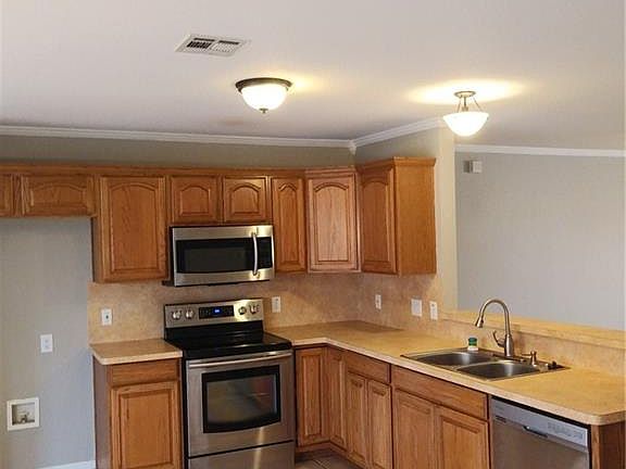 2nd image of 2320 Los Arboles Ln