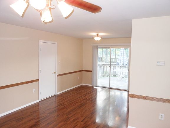 2nd image of 11918 Oakwood Dr