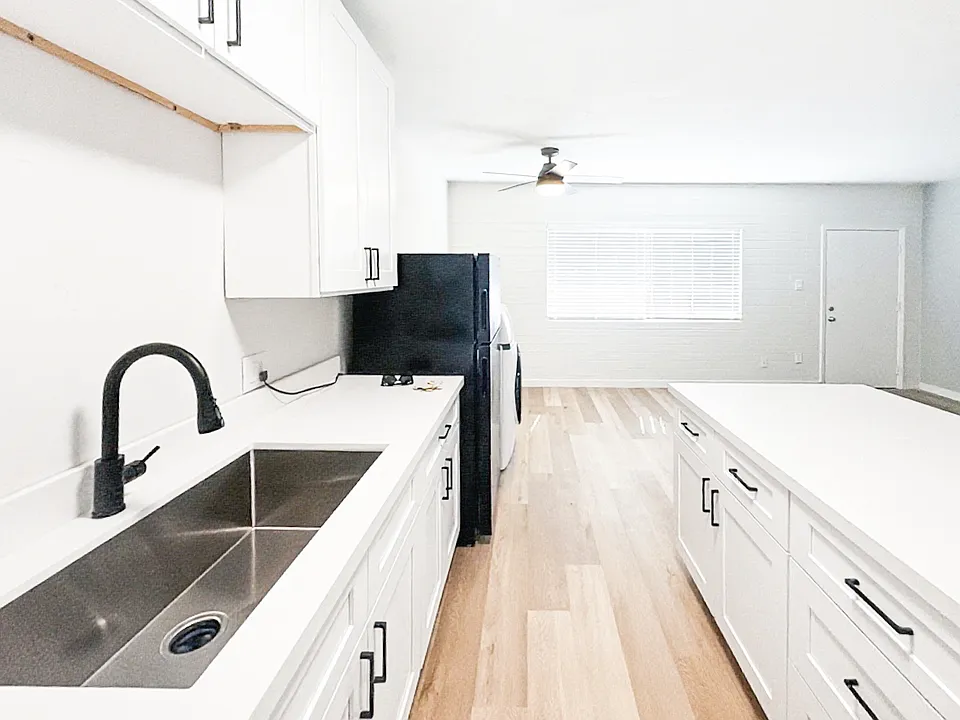 25 E Eva St #15