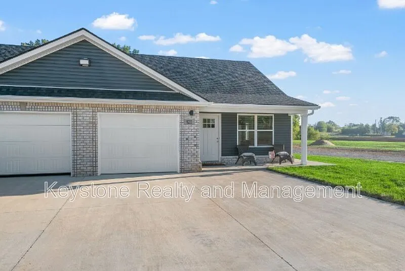 308 Wisteria Ln