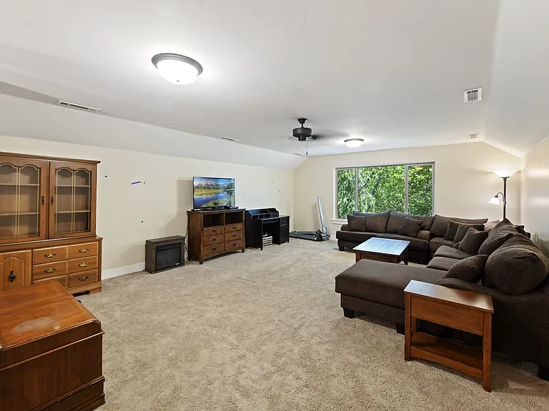296 E Grove Creek Ln — Photo 5
