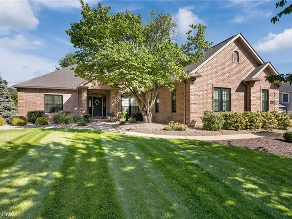 8612 Mackenzie Ave NW, North Canton, OH 44720