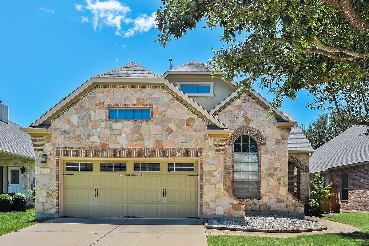 Building Photo - 4006 Gloucester Dr