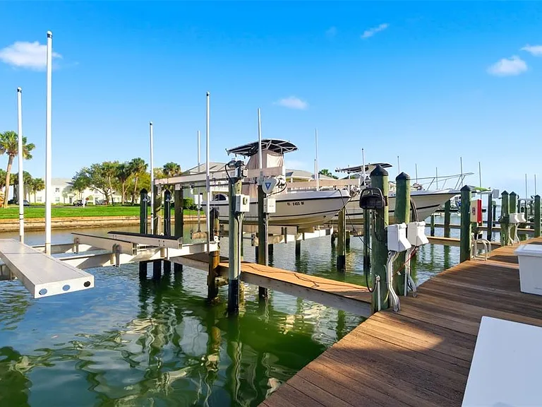 5174 Beach Dr SE #D — Photo 33