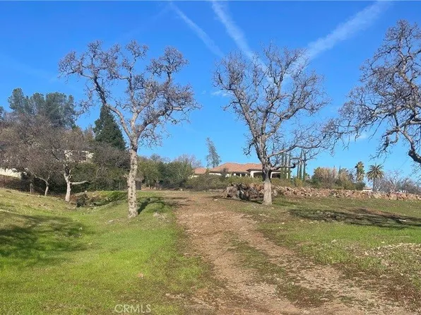 3460 Shadowtree Ln, Chico, CA 95928