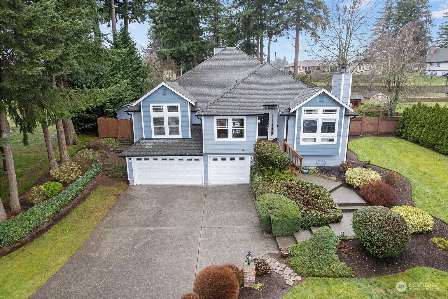 924 187th Avenue E photo 1