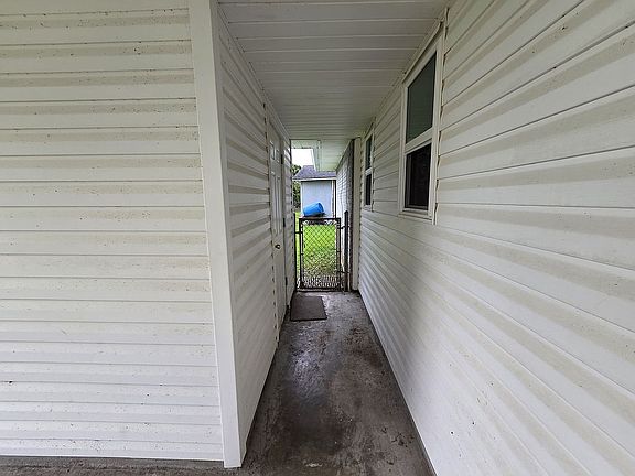 4th image of 1501 Maplewood Dr