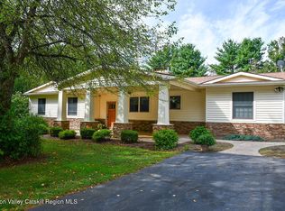 19 Gaffney Ln, Kinderhook, NY 12106