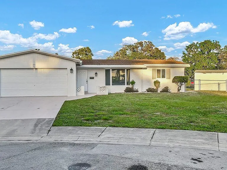 290 NW 65th Ave — Photo 13