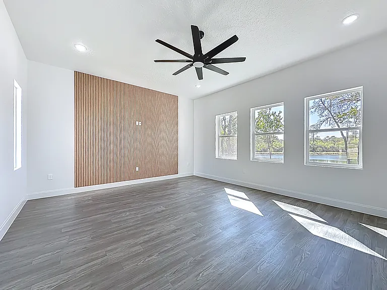 2121 Broad Water Dr — Photo 16