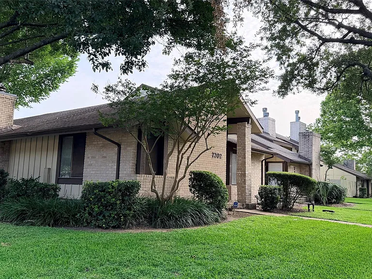 7202 S Dairy Ashford Rd — Photo 1