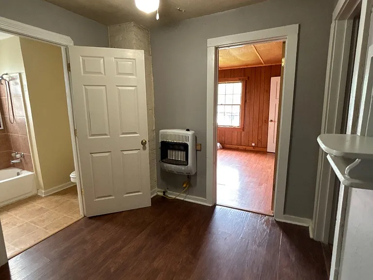 505 N College St — Photo 15
