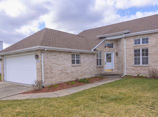 2369 Caton Crest Dr, Crest Hill, IL 60403