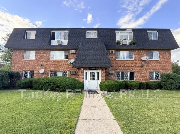 17138 71st Ave APT 12, Tinley Park, IL 60477