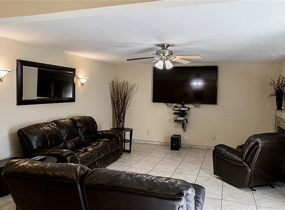 4th image of 563 Havencrest Ln