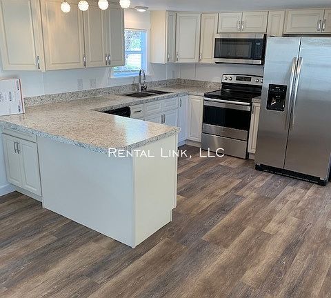 4th image of 2046 Zoysia Ln