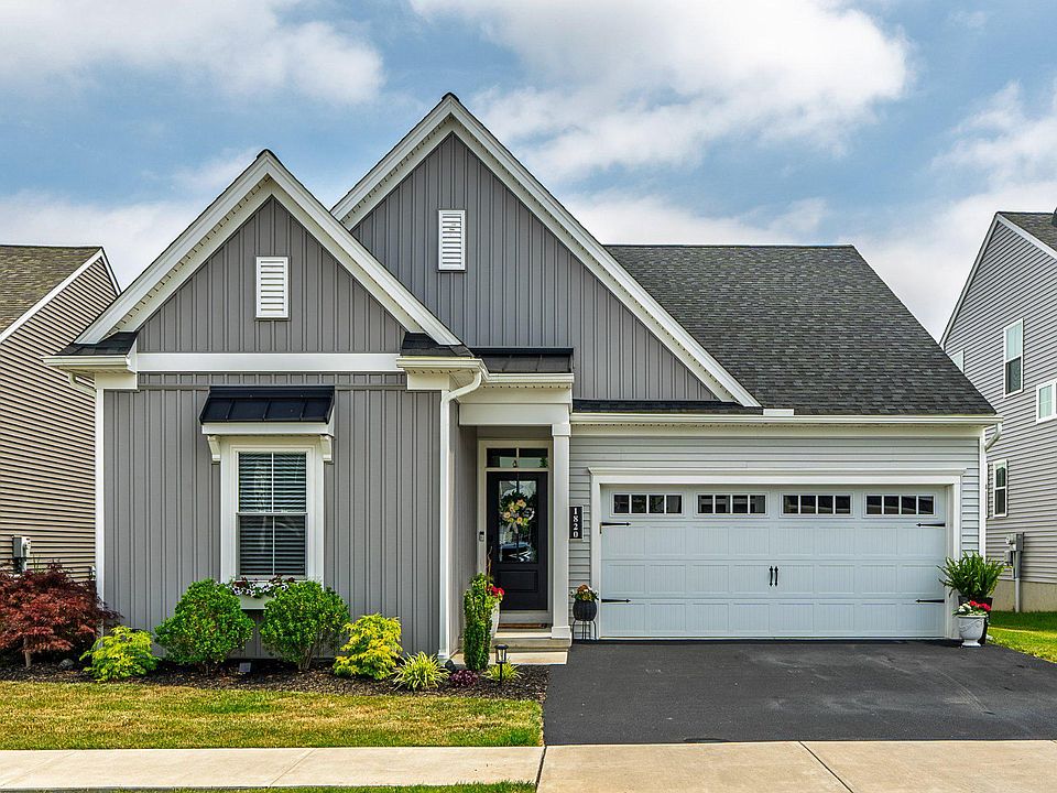 1st image of 1820 Emerald Way