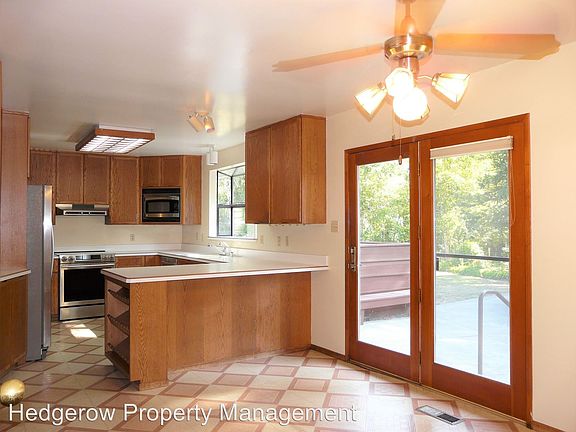 4th image of 2534 Oakwood Ct