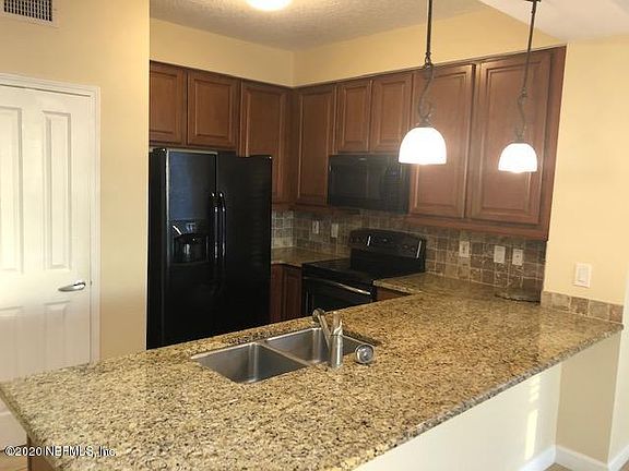 4th image of 1126 N 1st St #501