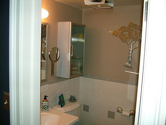 3rd image of 6801 N Ozark Ave APT 3E