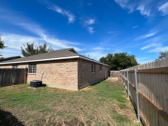 2nd image of 2408 Brittain Ct