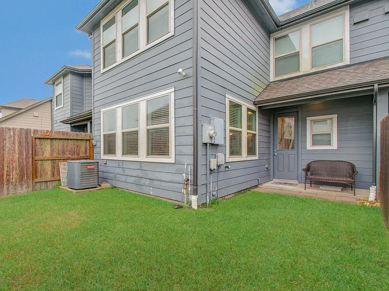 5543 Evanston Ln — Photo 20