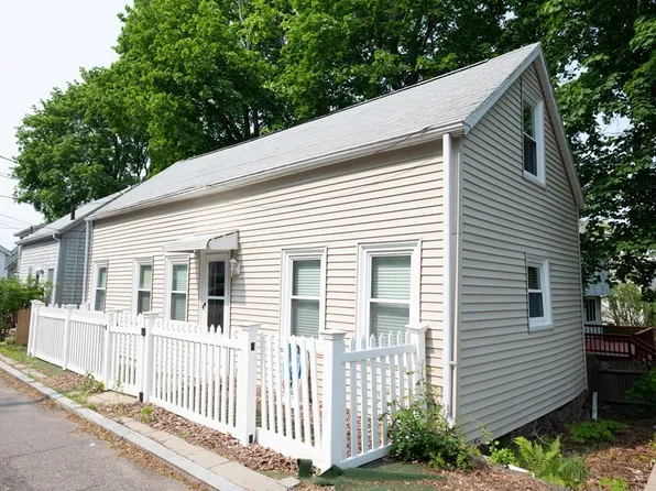 12 Mountfair Ter, Hyde Park, MA 02136