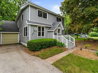 1009 Rhode Island St, Sturgeon Bay, WI 54235