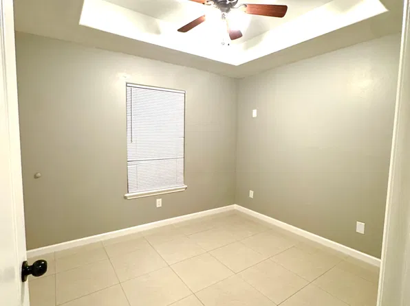 603 S Logan Dr APT 3, Edinburg, TX 78539