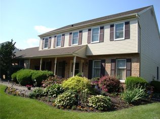 991 Treeline Dr, Allentown, PA 18103