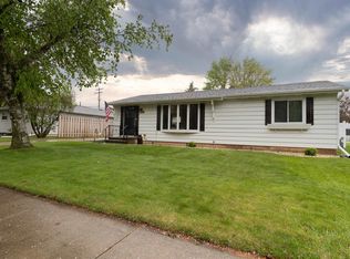 885 Greenfield Trl, Oshkosh, WI 54904