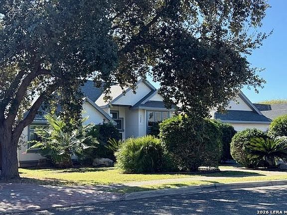 3rd image of 1826 Willow Creek Dr.