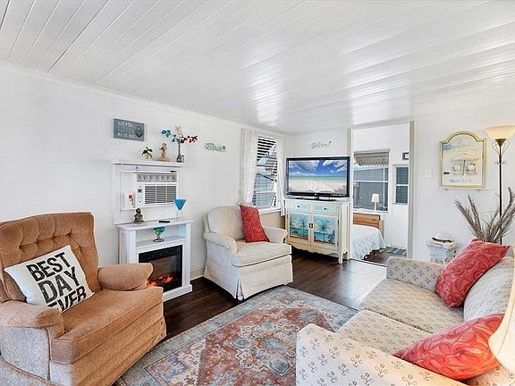 4th image of 4103 12th Street Ct E