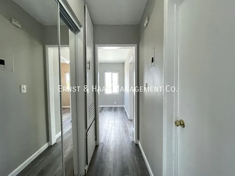 908 N Rose Ave #C — Photo 6