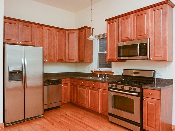 2nd image of 2502 N Southport Ave APT 3