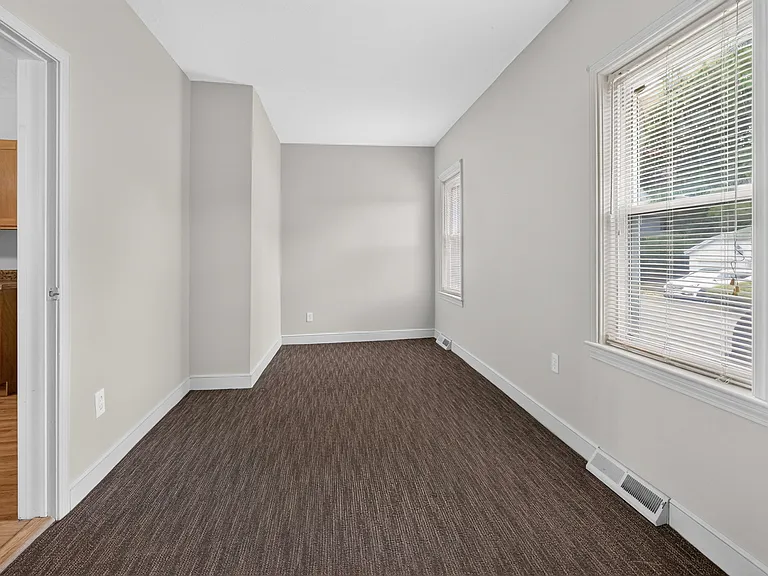 90 Oak St #1 — Photo 9