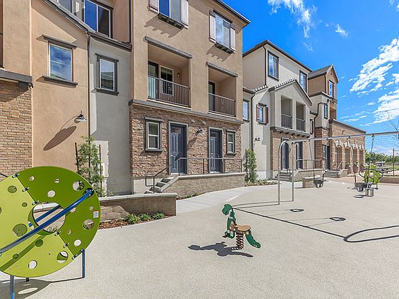 3rd image of 1925 E Palomar St #83