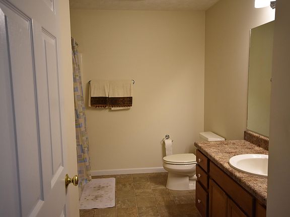 5th image of 104 Creekwood Way