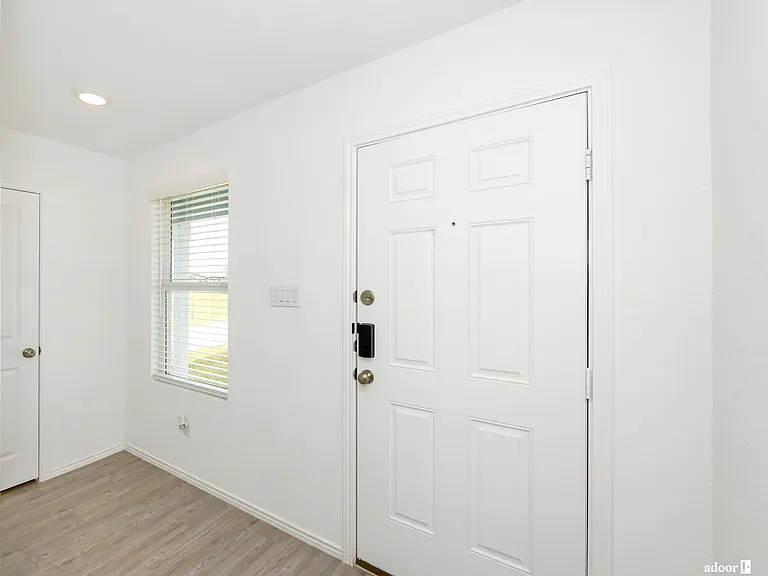 1205 Donaire Ln — Photo 10