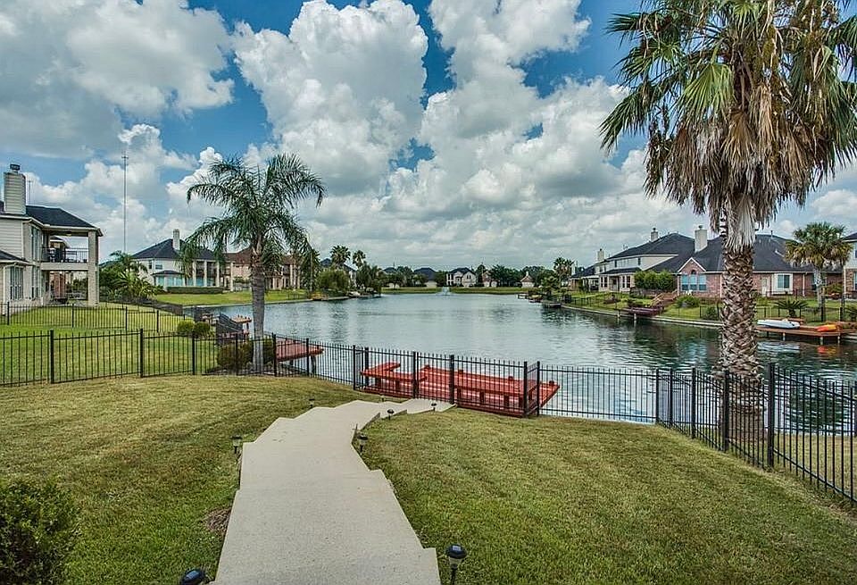 1st image of 3926 Golden Shores Dr