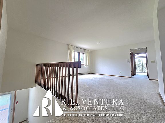 5th image of 940 Prairie Dr Unit 32