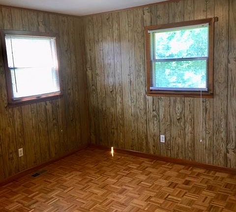 5th image of 611 Farragut Ave