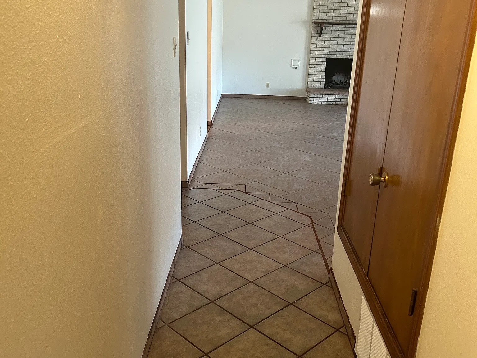 3 bed, 1500 sqft, $1,950 — Photo 2