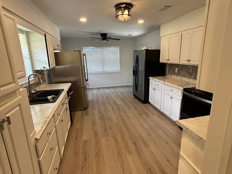 Large kitchen with 2 refrigerators