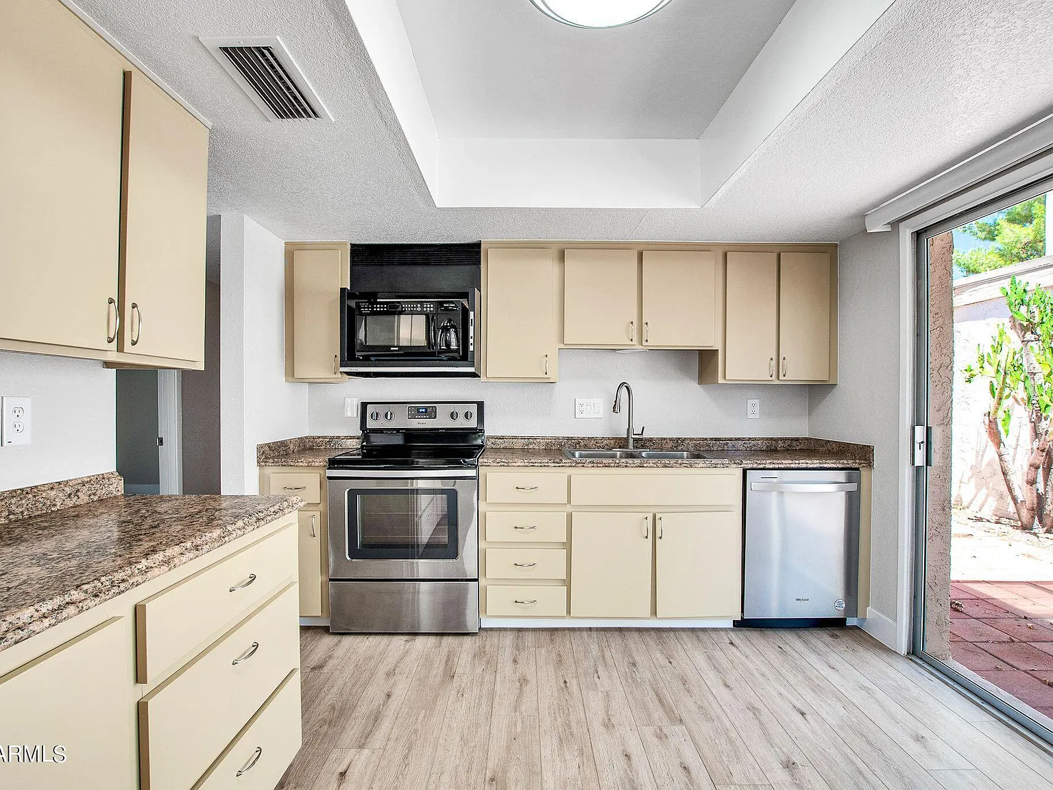 2 bed, 1295 sqft, $2,800 — Photo 3