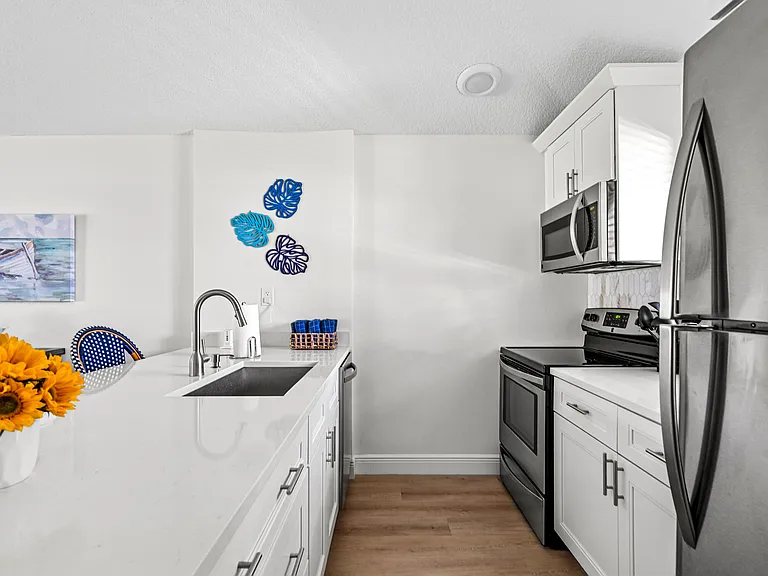 615 Club Dr — Photo 12