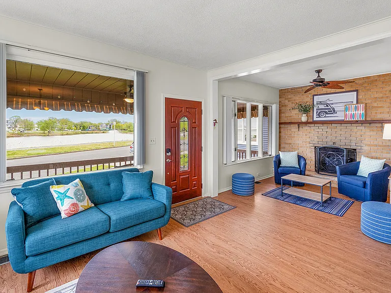 306 N Lake Dr — Photo 16