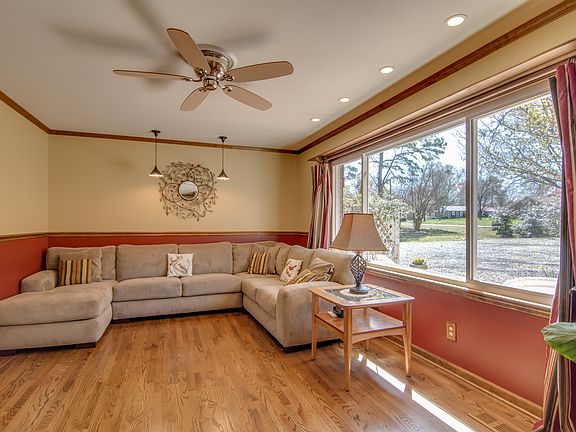 4th image of 414 Bywood Dr